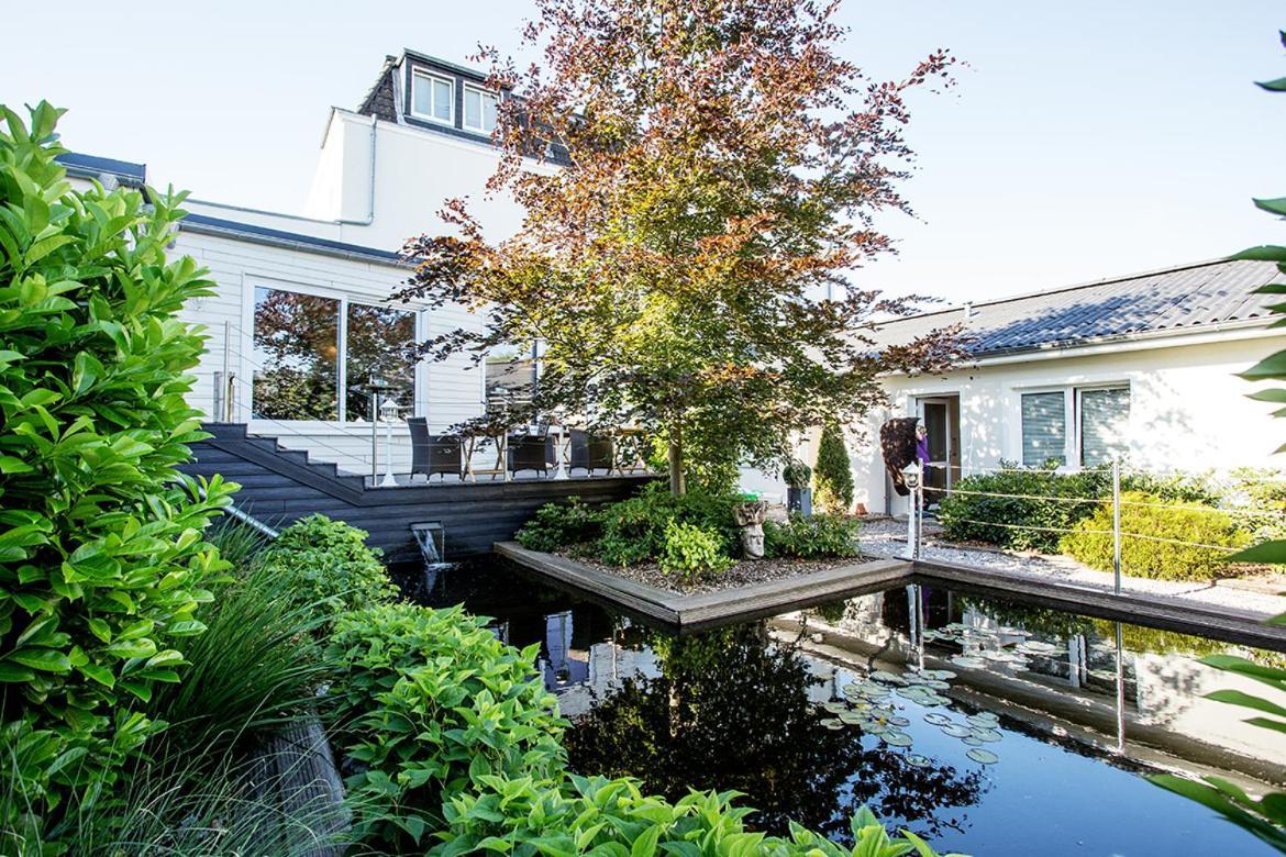 Hotel Kleiner Yachthafen Brunsbuttel Exterior foto